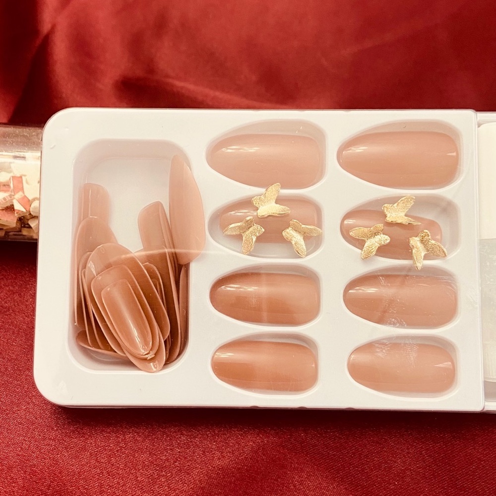 Butterfly Charm Press-on Nail Nude - Picture 2 of 10